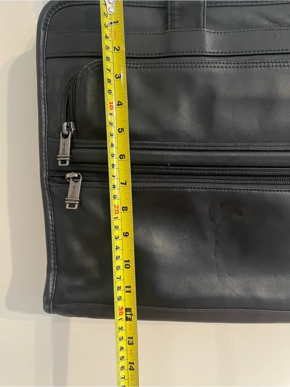 Tumi Alpha Slim Briefcase Black Leather Laptop Messenger Bag 96111D0P- EUC
